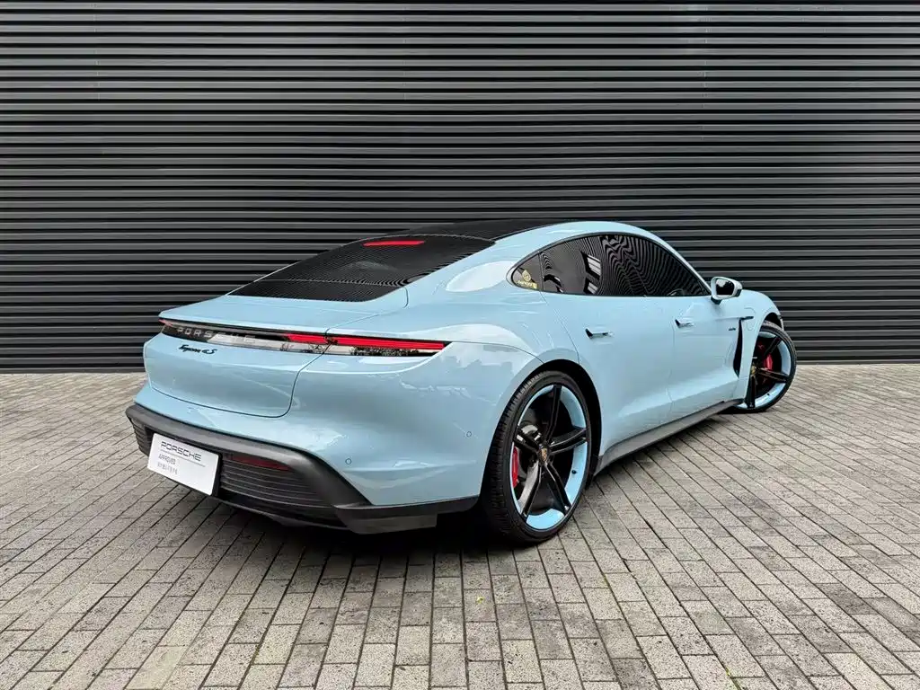 Porsche Taycan 2021