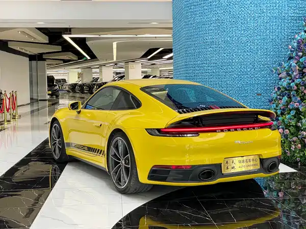Porsche 911 2021