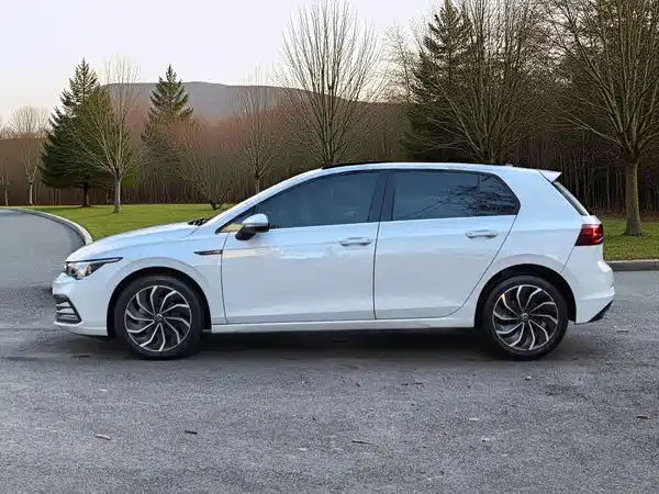 Volkswagen Golf 2023