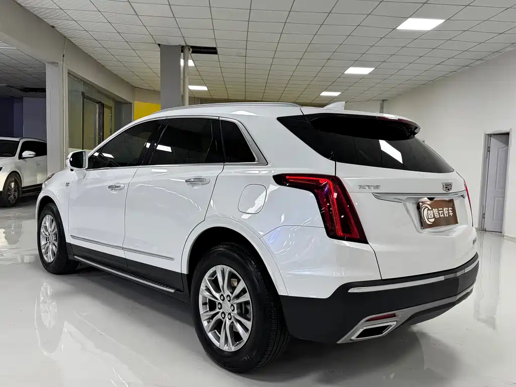 Cadillac XT5 2022 — фото 6