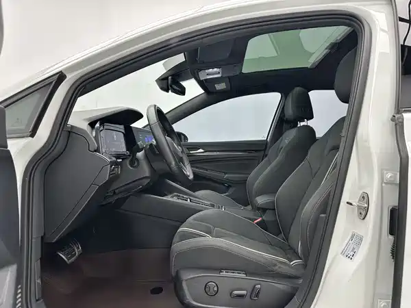 Volkswagen Golf 2022