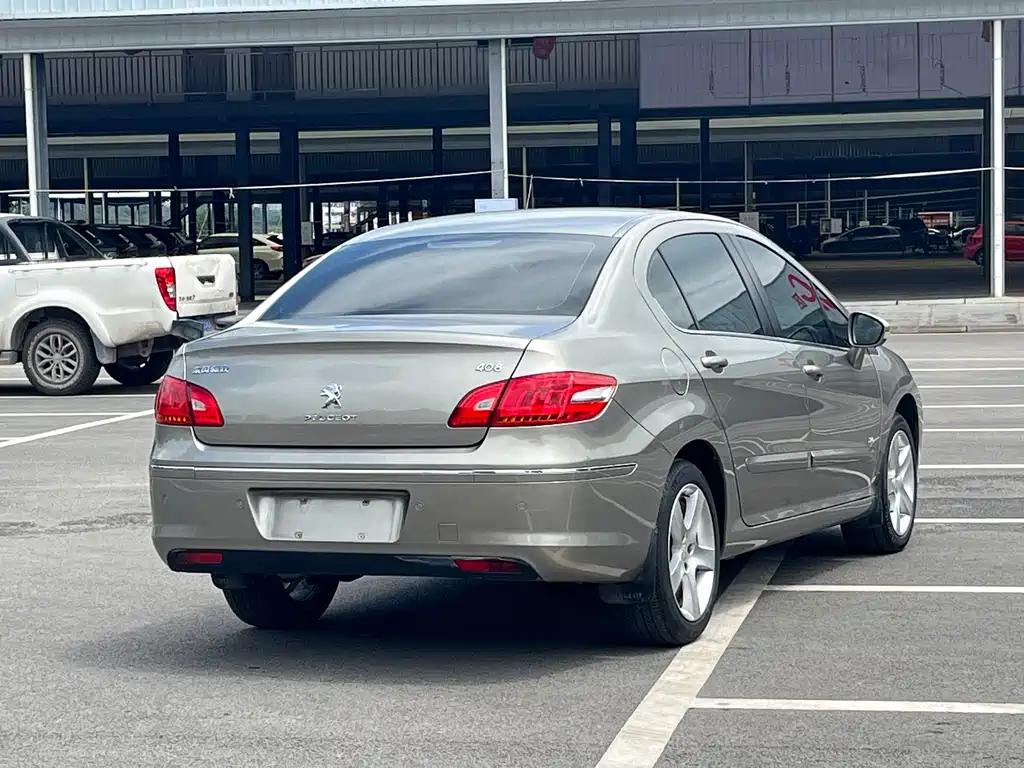 Peugeot 408 2014 — фото 12