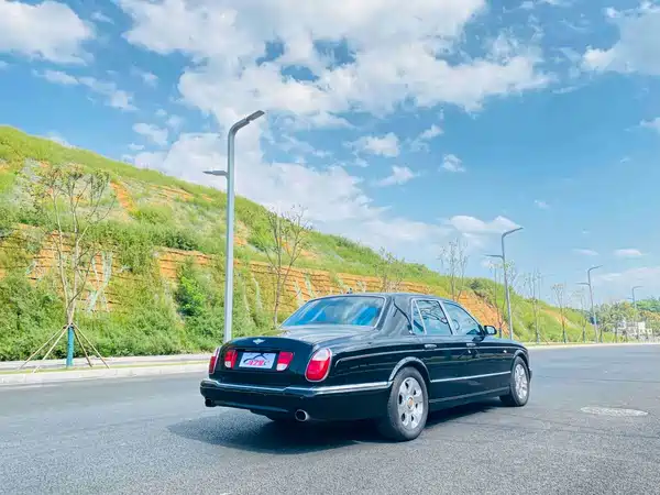 Bentley Elegant 2005