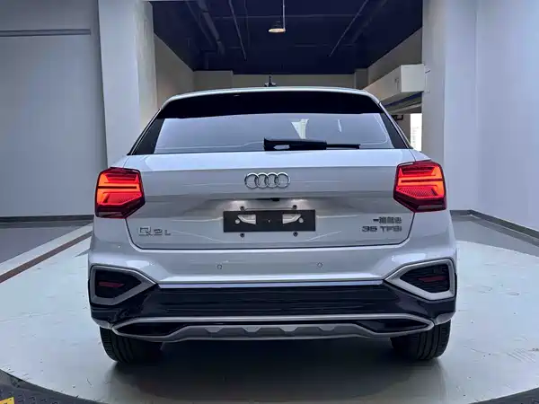 Audi Q2L 2021