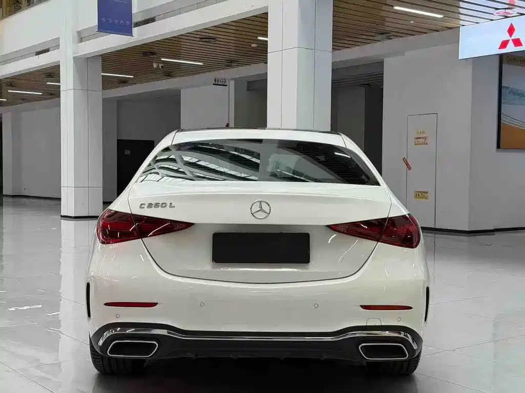 Mercedes-Benz C-Class 2024