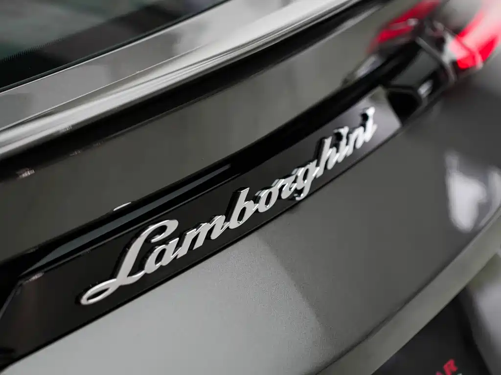 Lamborghini Urus 2021 — фото 24