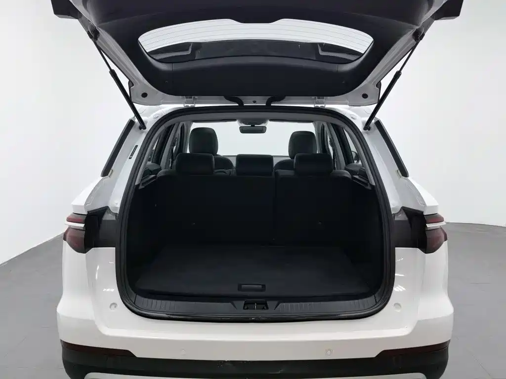 BYD Song Pro 2020 — фото 16