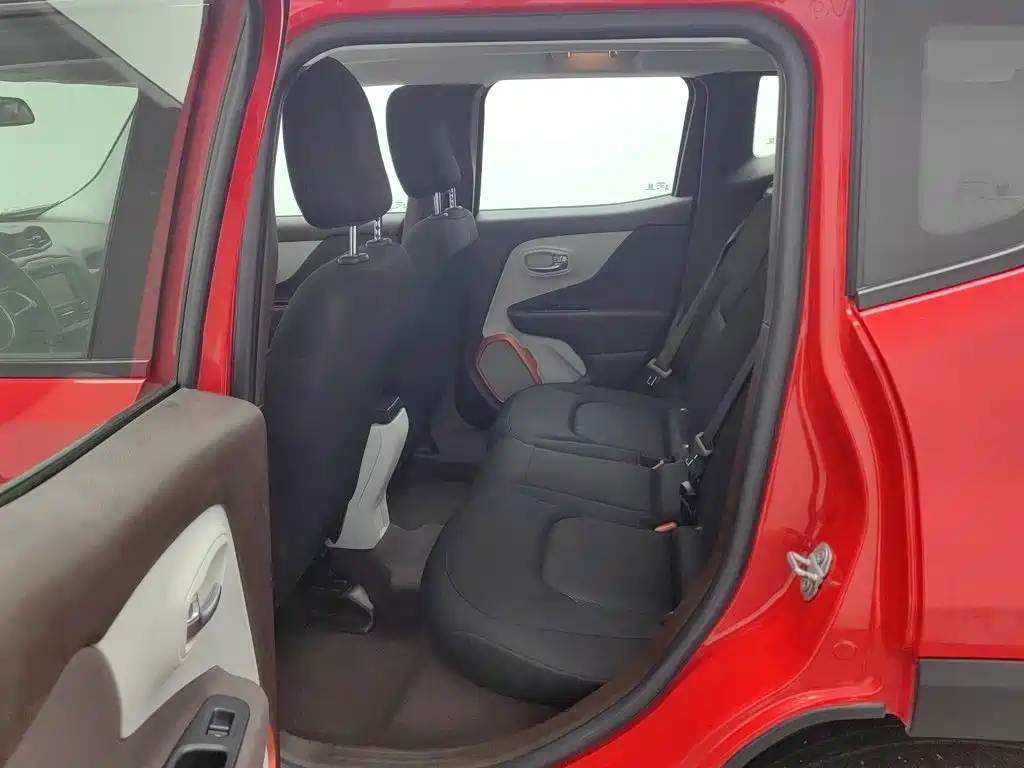 Jeep Freeman 2017 — фото 15