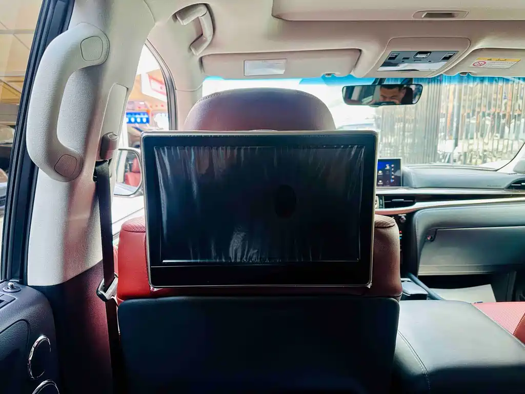 Lexus LX 2018 — фото 16