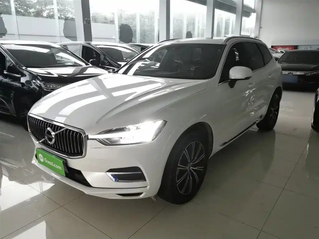 Volvo XC60 2021 — фото 2