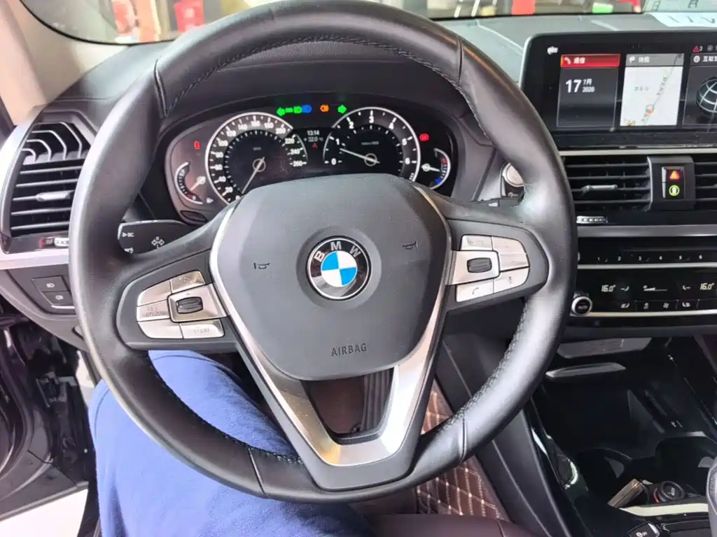 BMW X3 2018 — фото 11