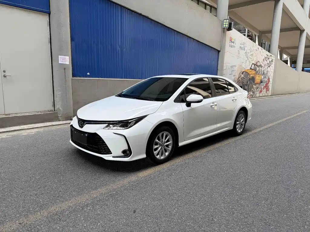 Toyota Corolla 2022 — фото 1