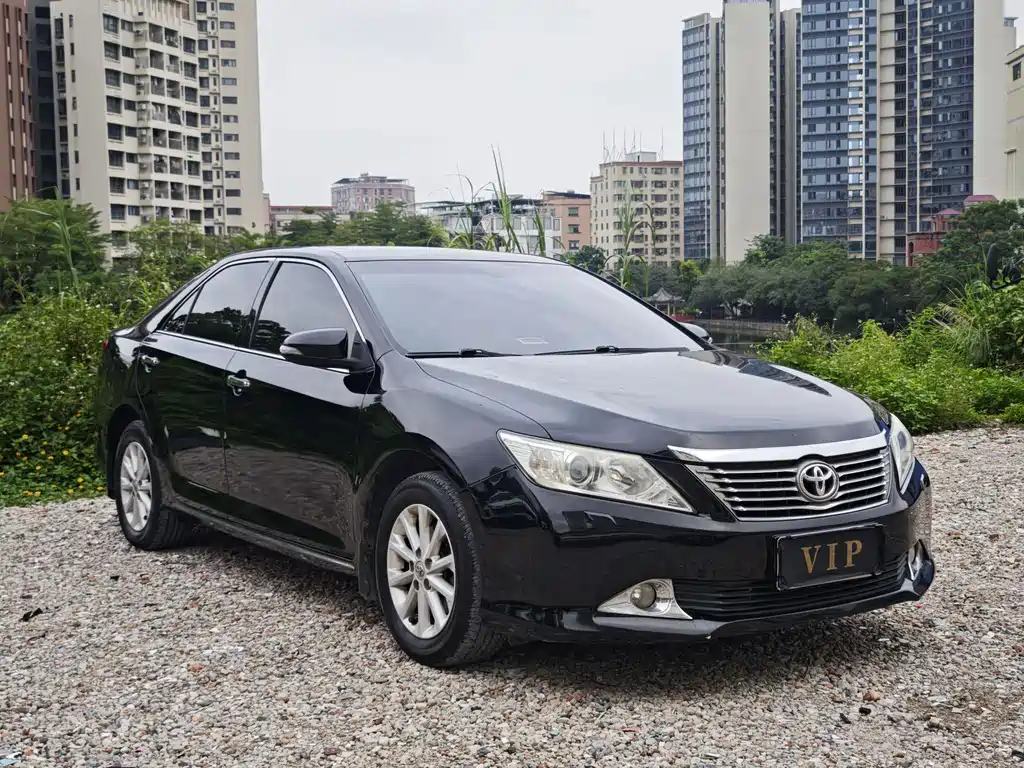 Toyota Camry 2014 — фото 2