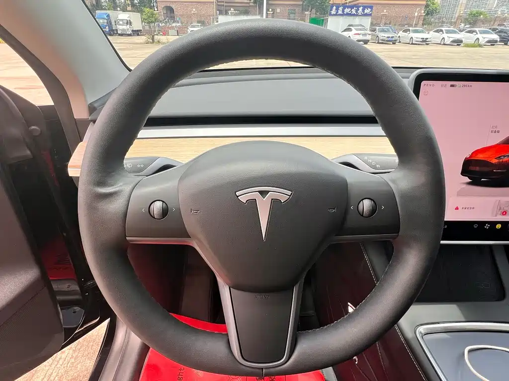 Tesla Model Y 2023 — фото 4
