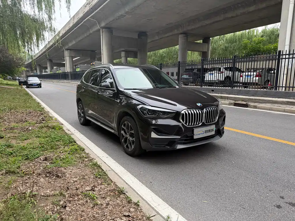 BMW X1 2021 — фото 3