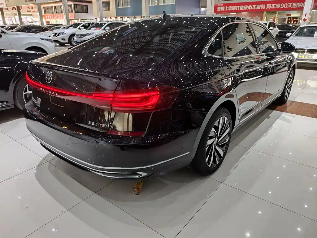 Volkswagen Passat 2021 — фото 11