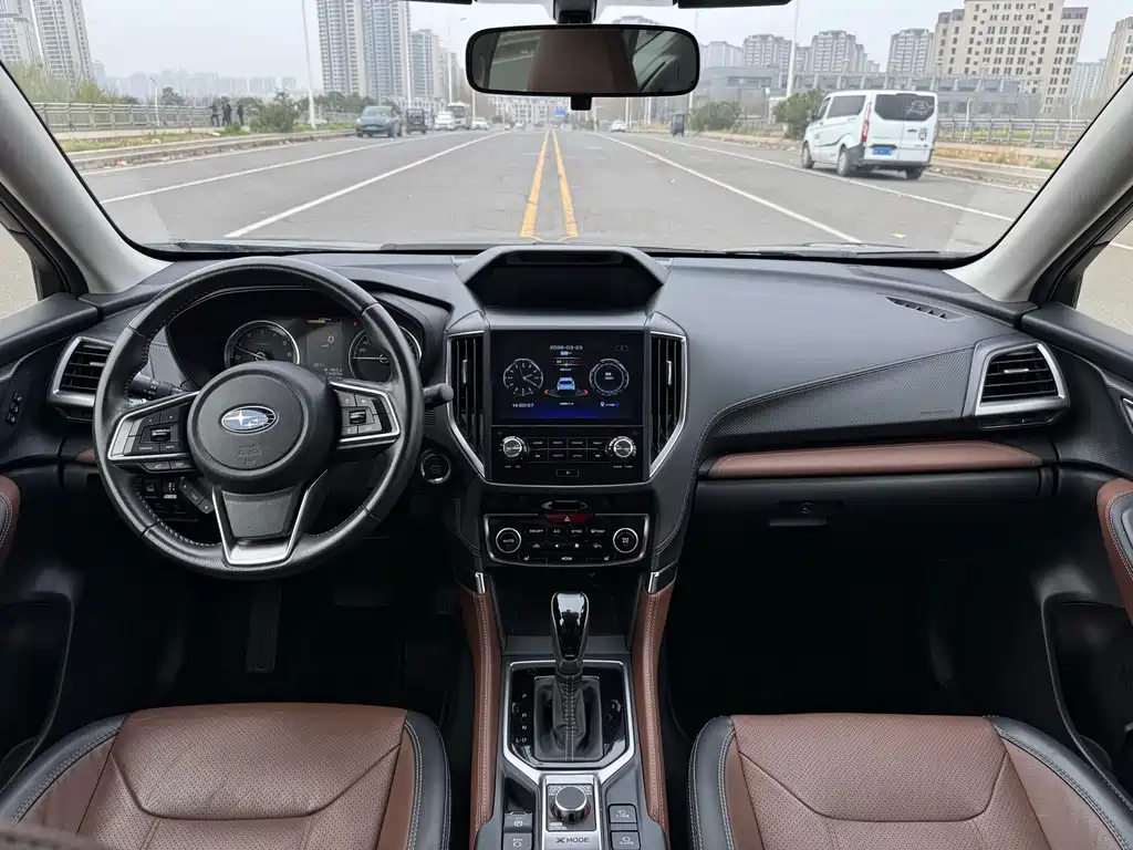 Subaru Forester 2023 — фото 22