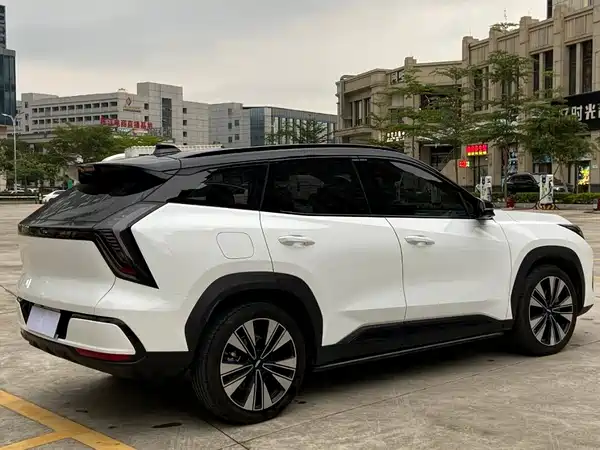 Geely Boyue L 2025