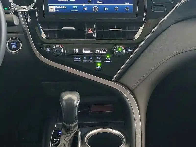 Toyota Camry 2021 — фото 12