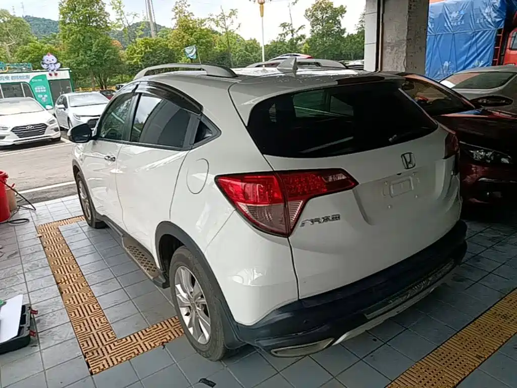 Honda Vezel 2015
