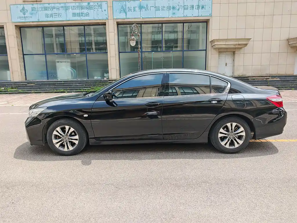 Honda Accord 2015 — фото 5