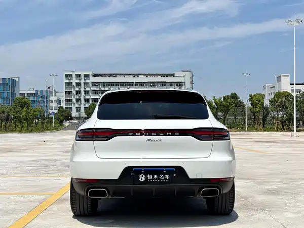 Porsche Macan 2021