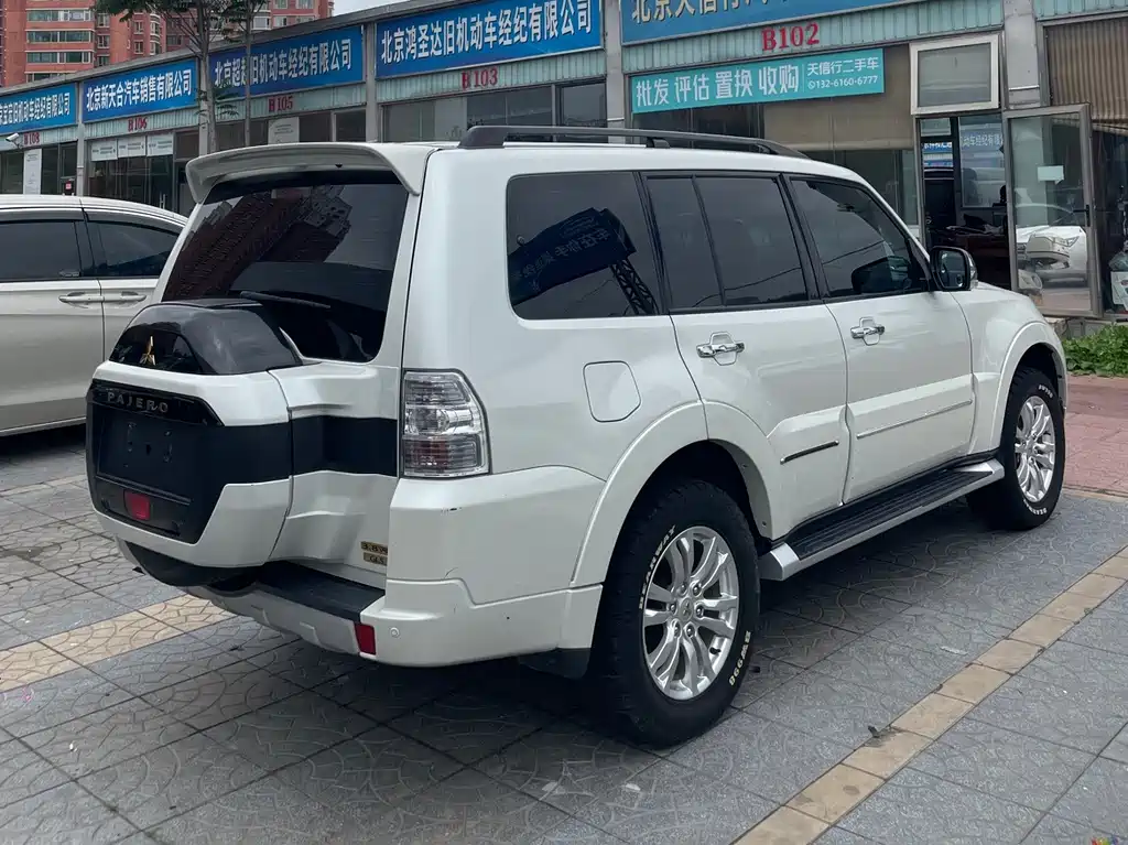Mitsubishi Pajero 2018 — фото 4