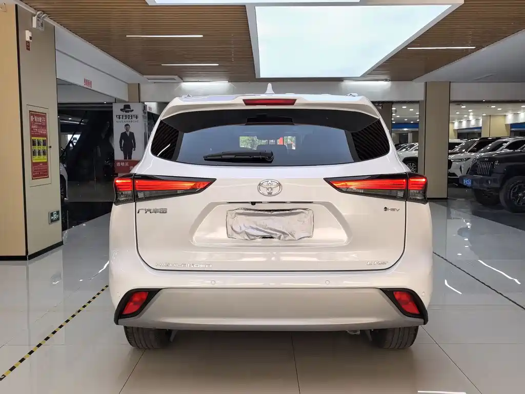 Toyota Highlander 2025 — фото 11