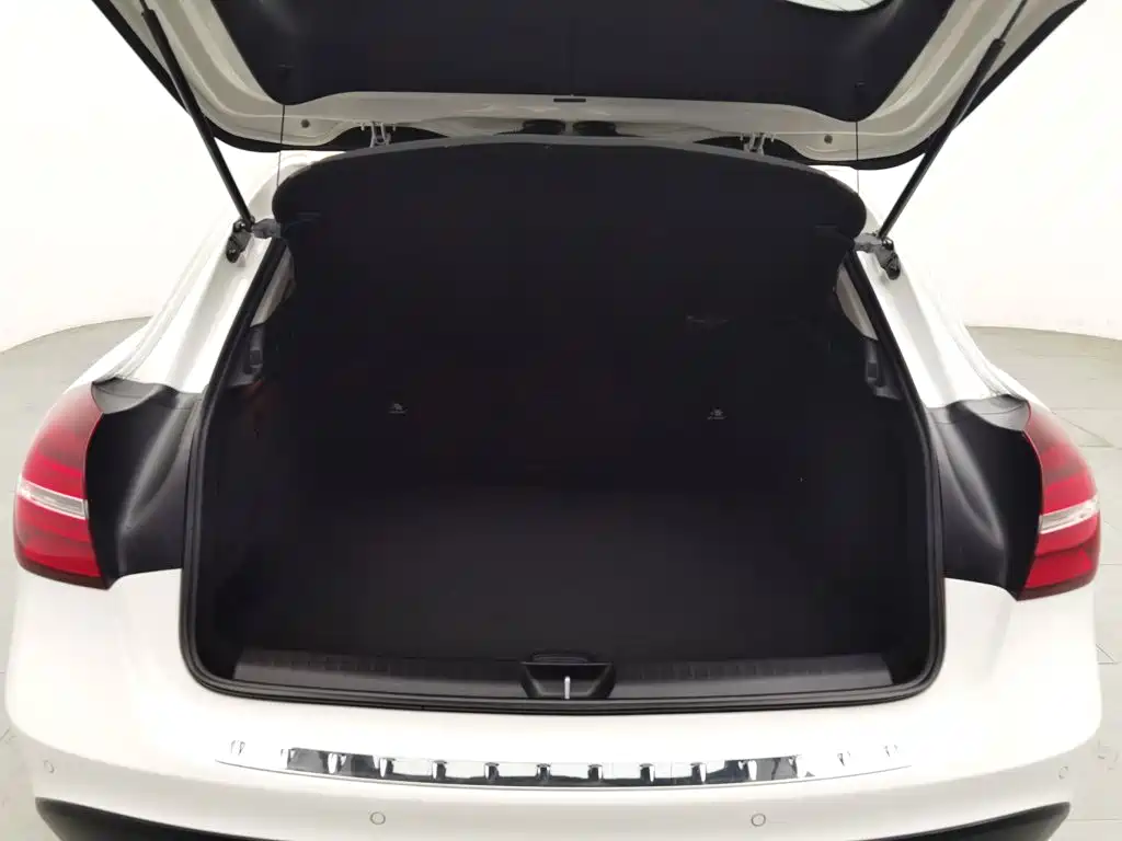 Mercedes-Benz GLA 2018 — фото 16