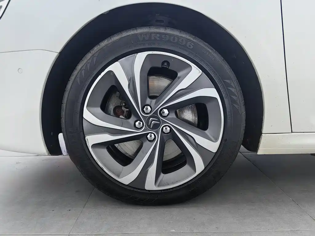 Citroën C6 2016 — фото 17