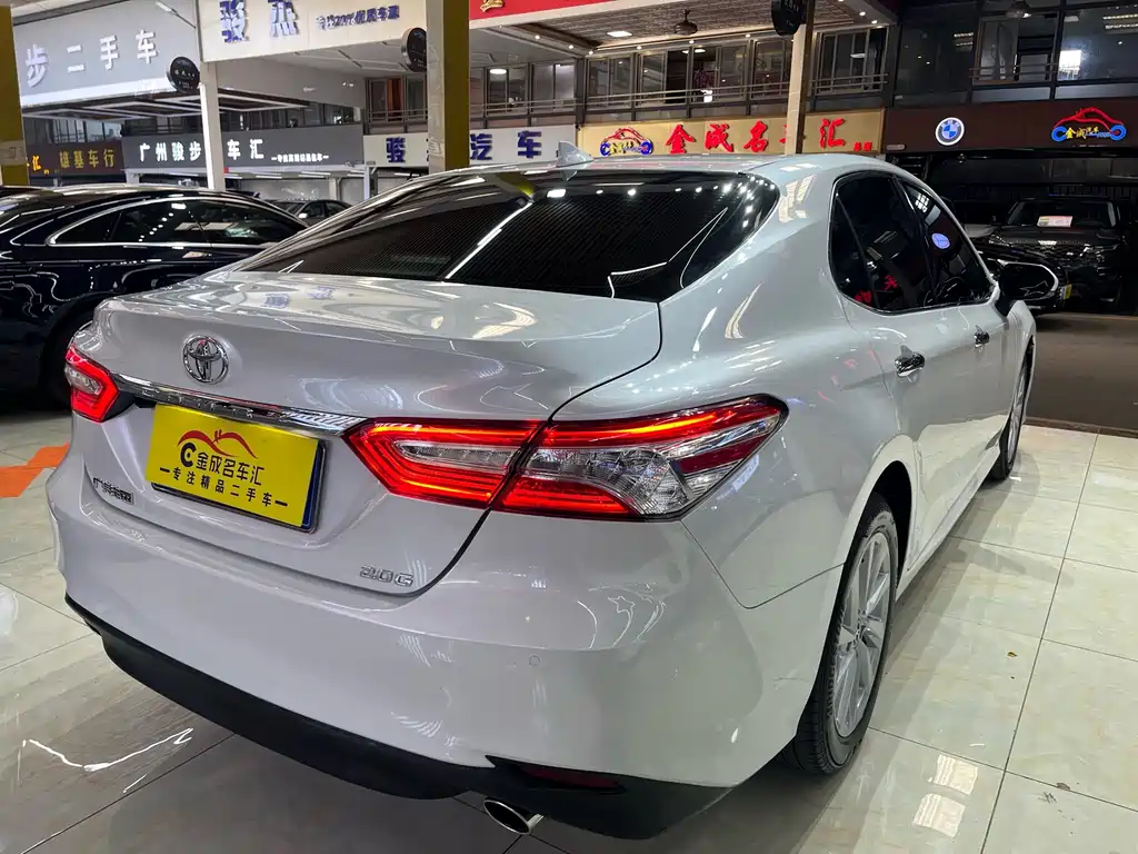Toyota Camry 2021 — фото 22