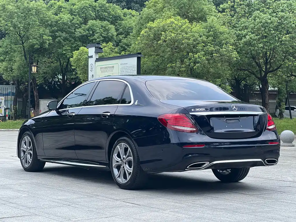 Mercedes-Benz E-Class 2020 — фото 26