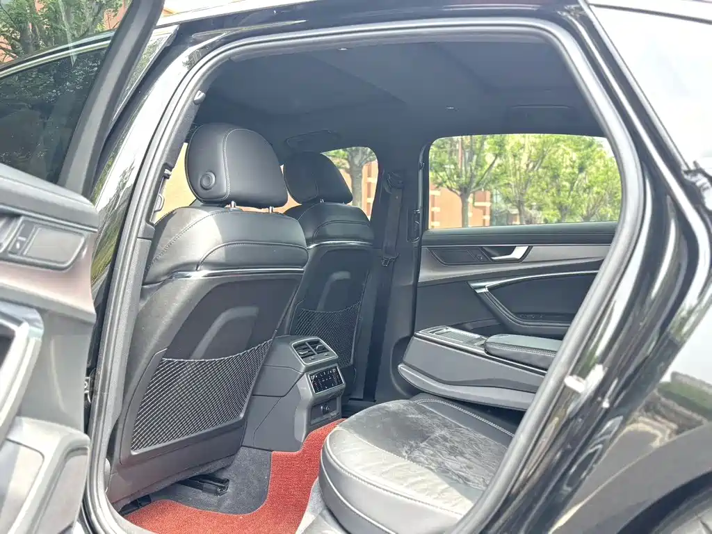 Audi A6L 2022