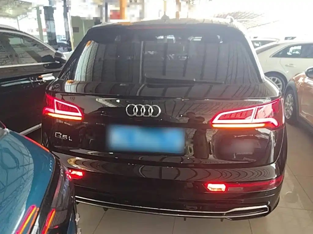 Audi Q5L 2019 — фото 6