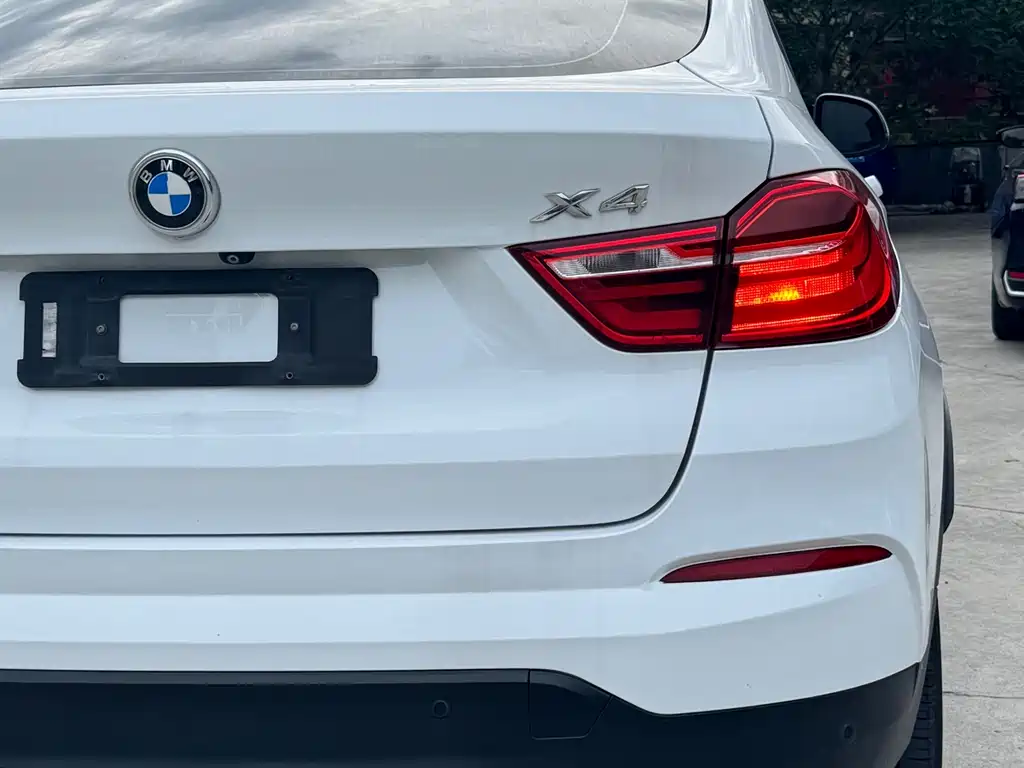 BMW X4 2015 — фото 9