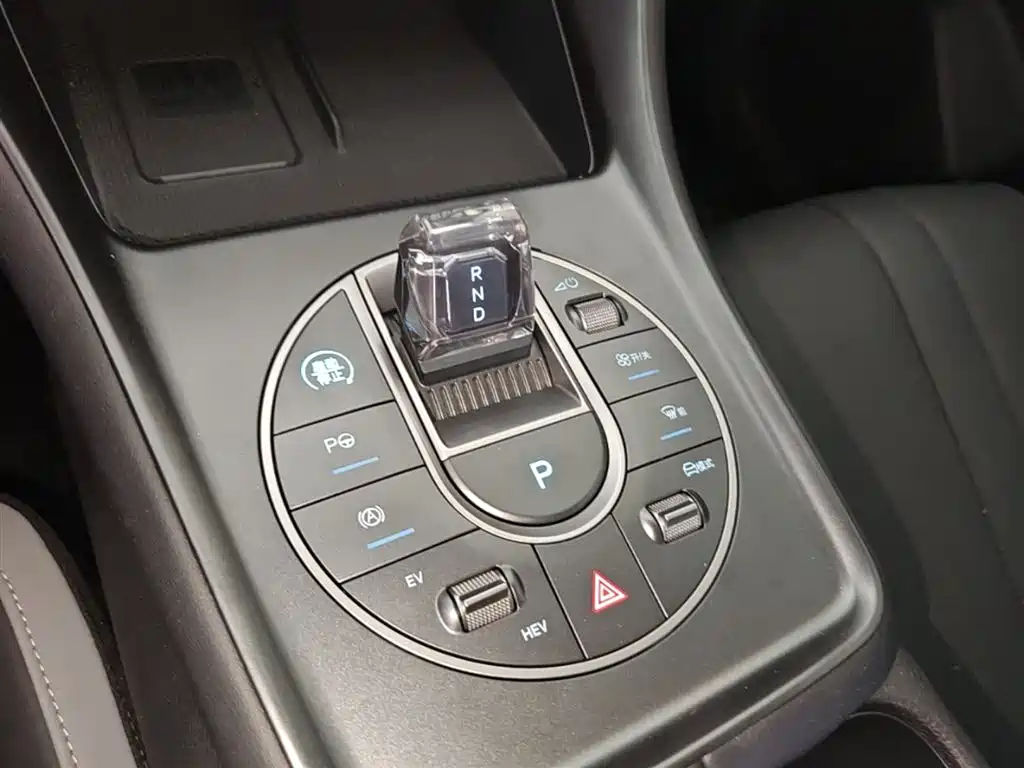 BYD Seal 05 DM-i 2025 — фото 14