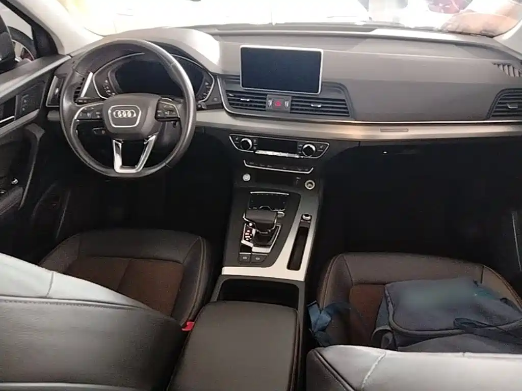 Audi Q5L 2019 — фото 10