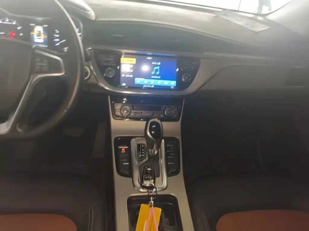 Geely Emgrand GS 2016 — фото 13