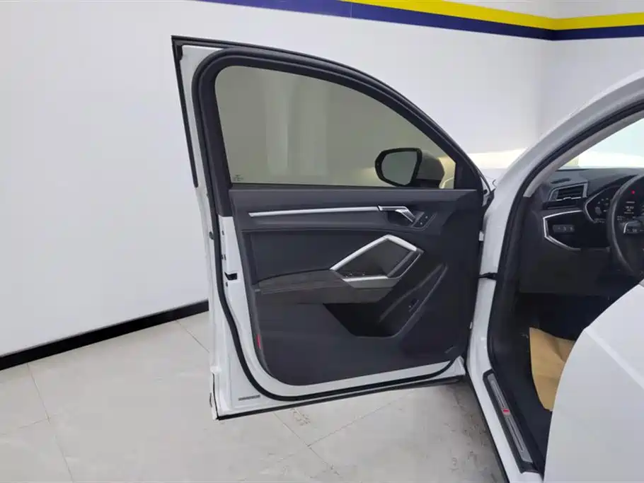 Audi Q3 2021