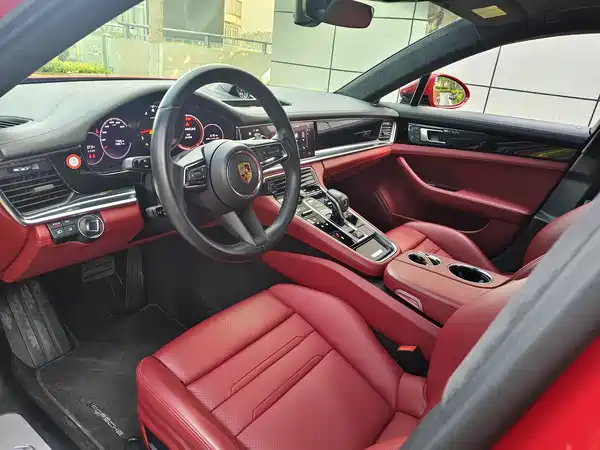 Porsche Panamera 2022