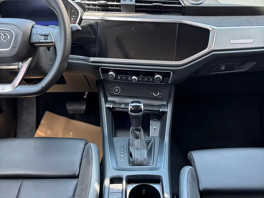 Audi Q3 Sportback 2021 — фото 15
