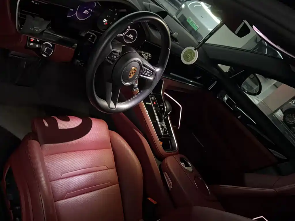 Porsche Panamera 2023