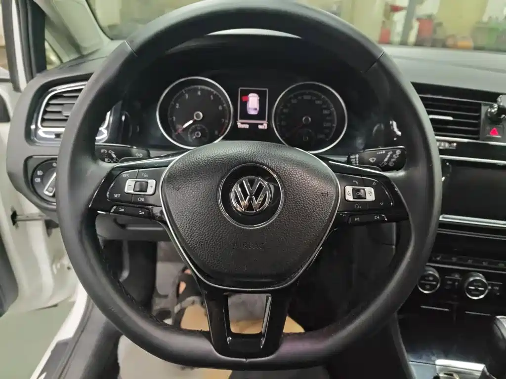 Volkswagen Golf 2015 — фото 12