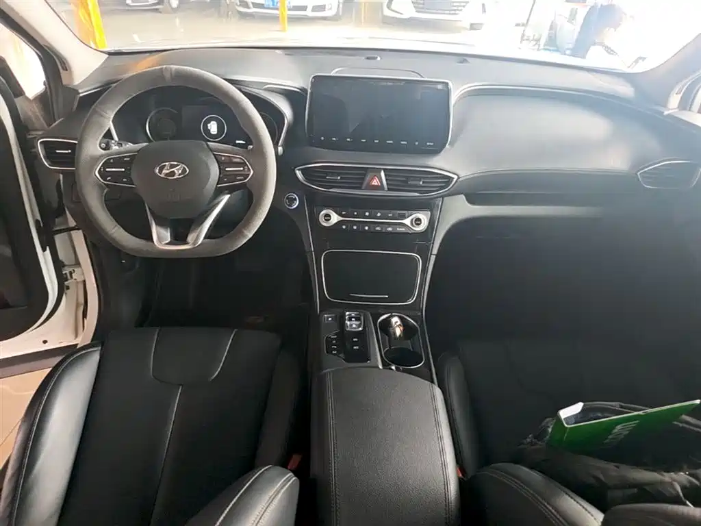 Hyundai Santa Fe 2023 — фото 10