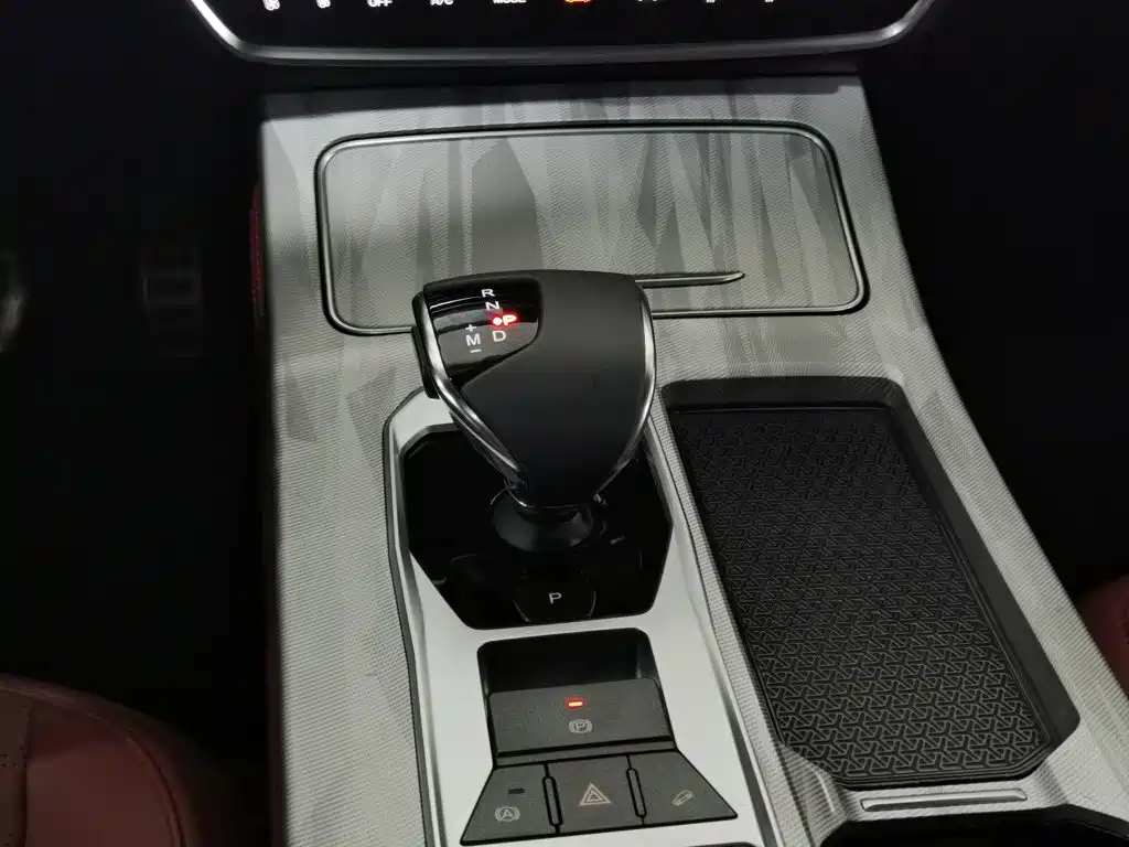 Jetour X70 PLUS 2024 — фото 13