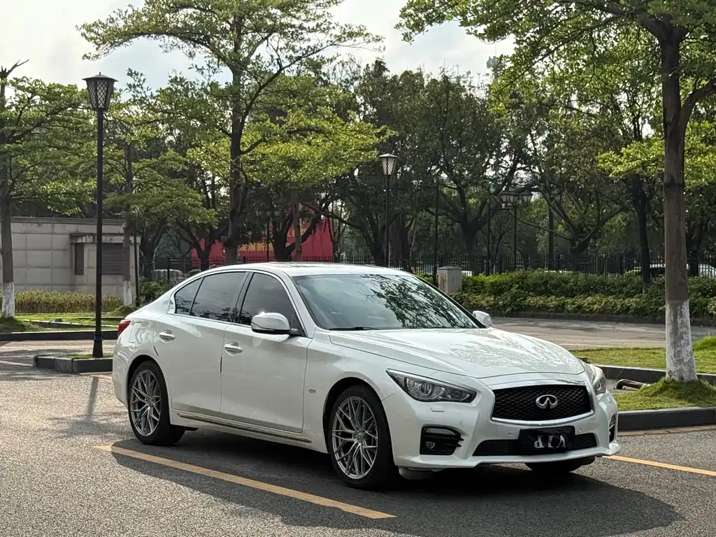 Infiniti Q50L 2015 — фото 3