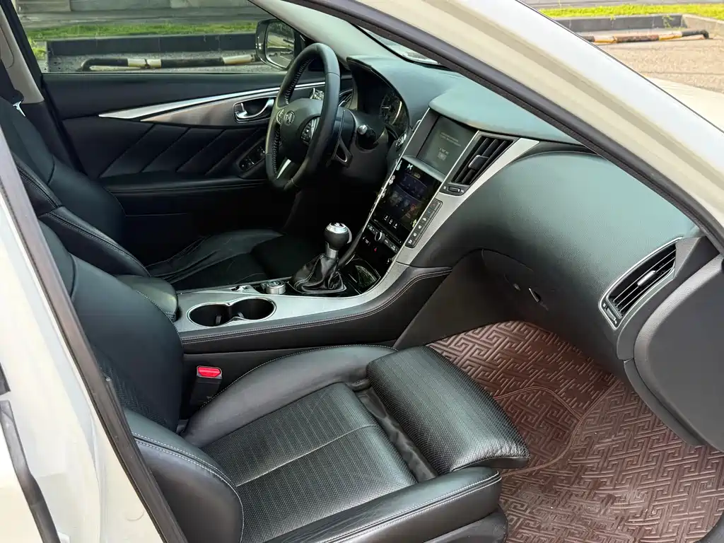 Infiniti Q50L 2015 — фото 15