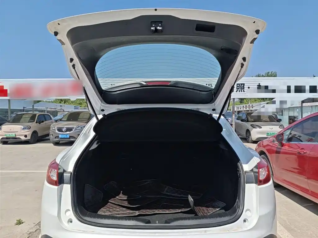 Mazda CX-4 2018 — фото 19