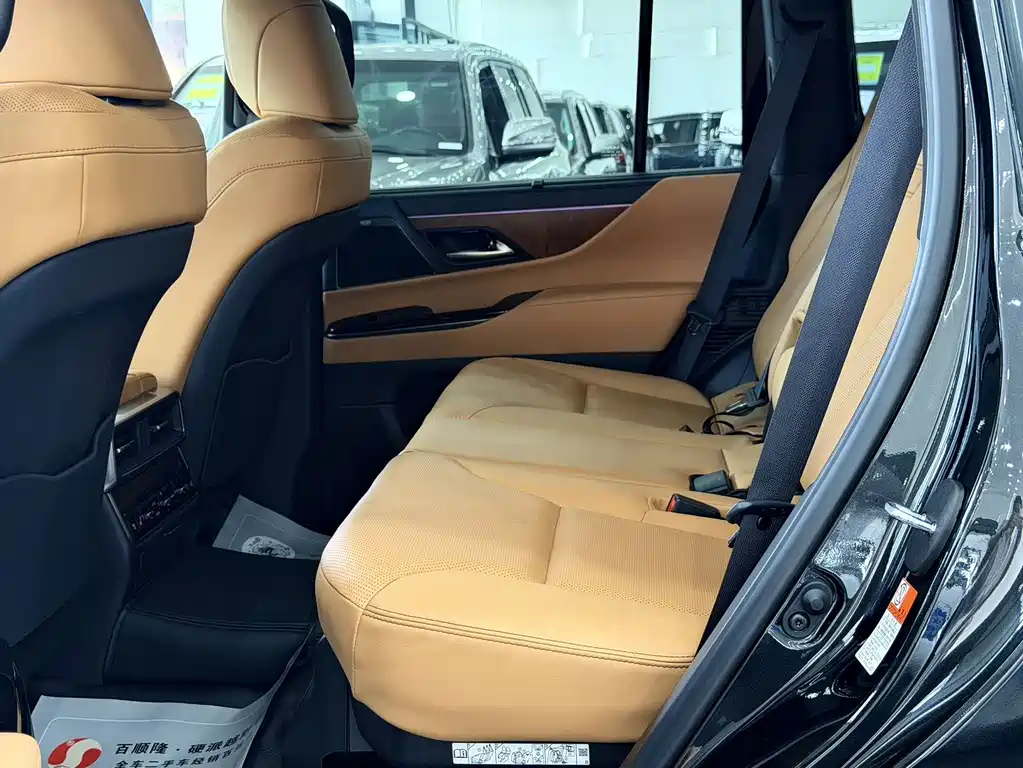 Lexus LX 2025 — фото 12
