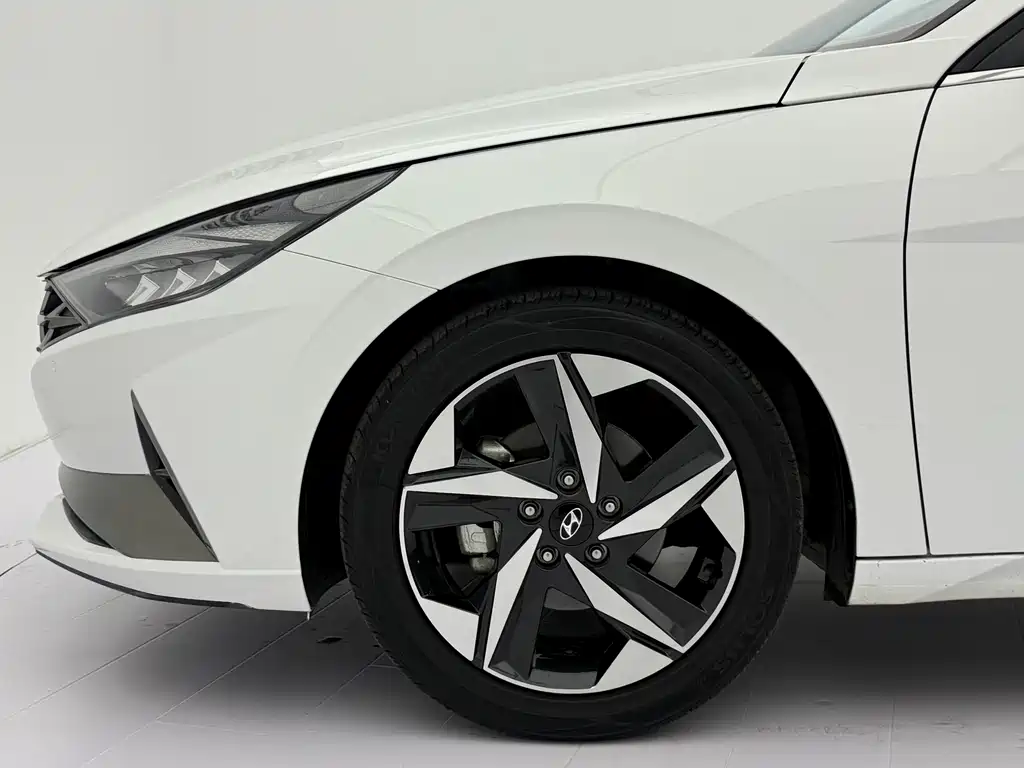 Hyundai Elantra 2023 — фото 20